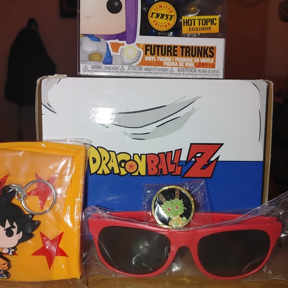Capsule Corp Future Trunks - Picture 4 of 16